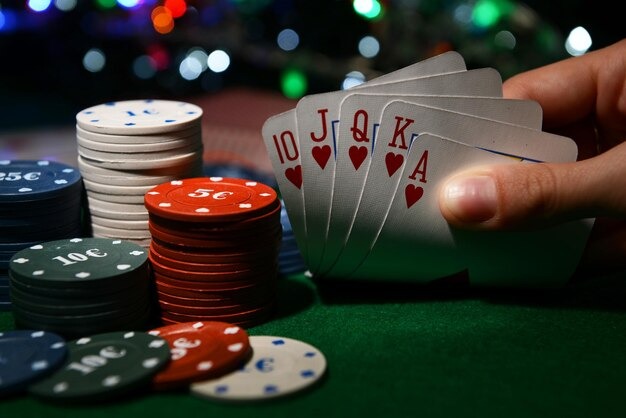 Live Gaple table with tiles and dealer on gembira platform